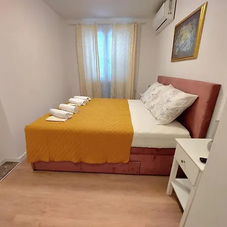 Orla Apartment